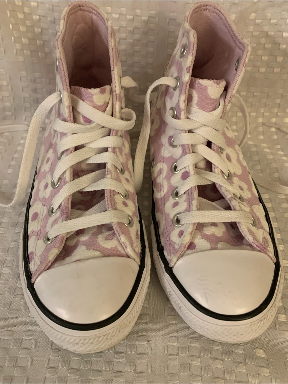 Converse Chuck Taylor Girl’s Pink Floral High-Top Canvas Sneakers, size 2.5.